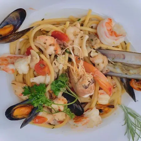 Hotel Restaurant Oasis 3*