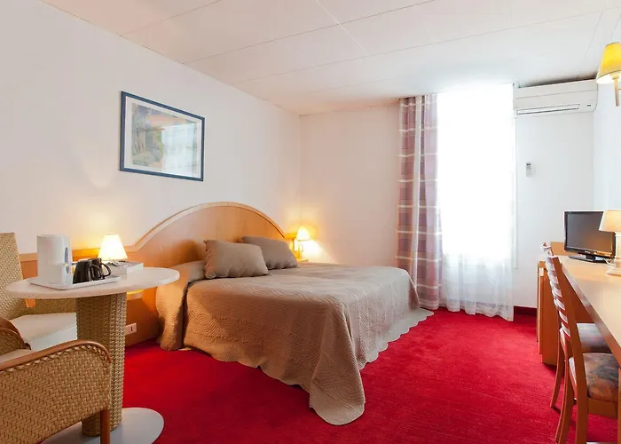 מלון Restaurant Oasis 3*