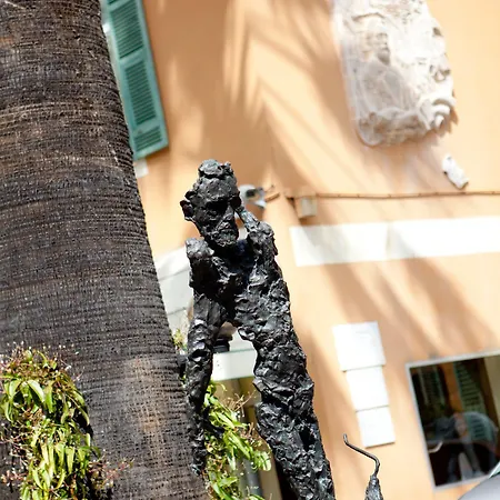 Restaurant Oasis Hotell 3*